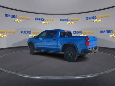Used 2025 Chevrolet Silverado 1500 ZR2 w/ Technology Package image 9