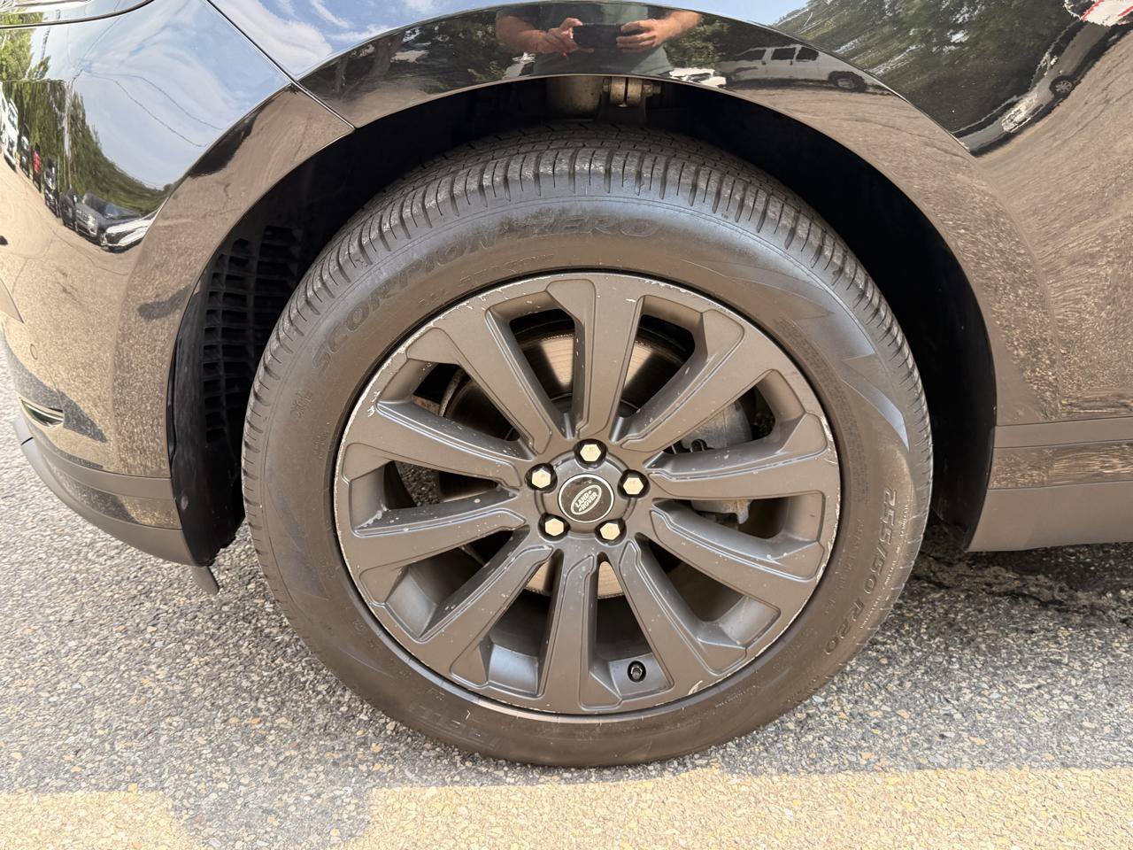 Used 2019 Land Rover Range Rover Velar S AWD/4WD image 18