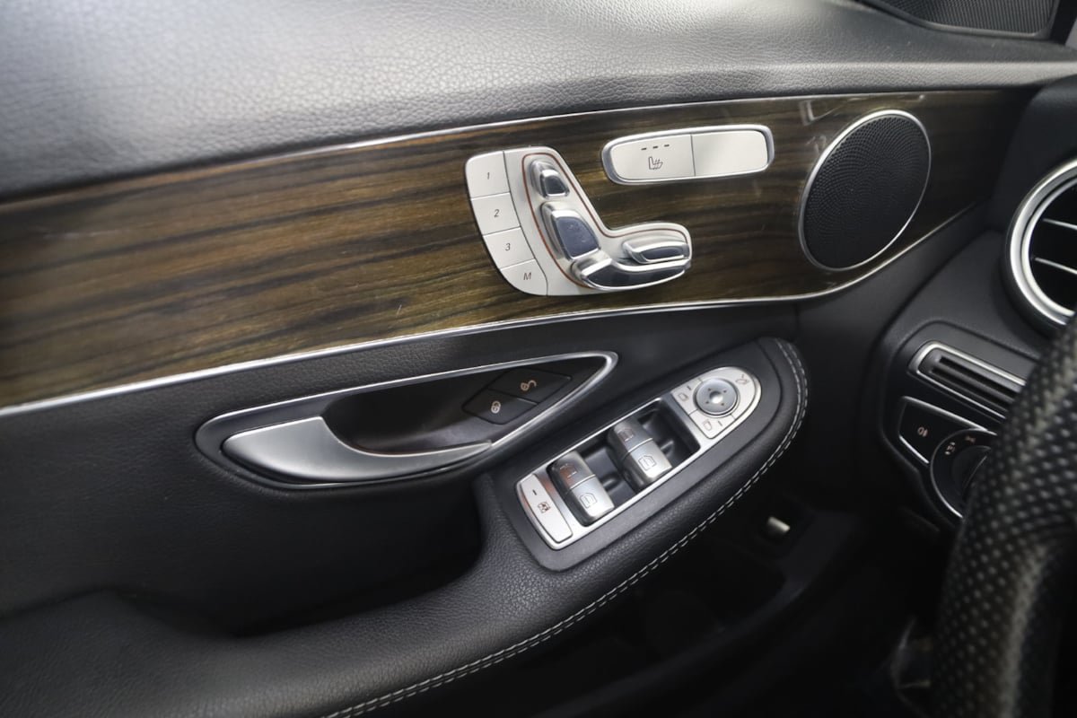 Used 2017 Mercedes-Benz C 300 4MATIC Sedan image 25