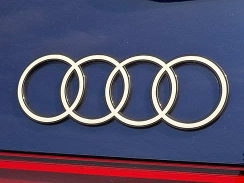 Certified 2025 Audi Q5 Premium w/ Convenience Package AWD/4WD image 30