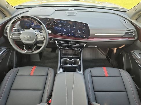 New 2026 Chevrolet Traverse RS w/ LPO, Floor Liner Package AWD/4WD image 9