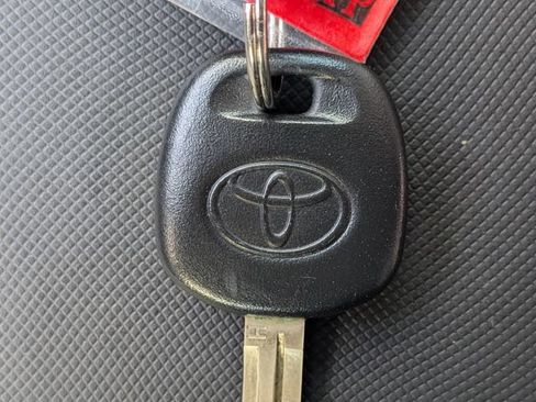 Used 2017 Toyota Sienna LE FWD image 28