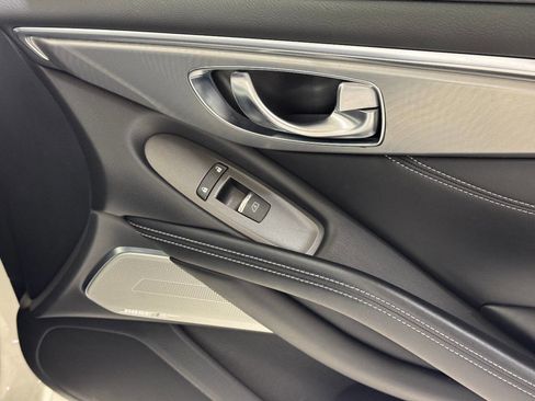 Used 2017 INFINITI Q60 3.0t w/ Premium Plus Package 3.0T image 33