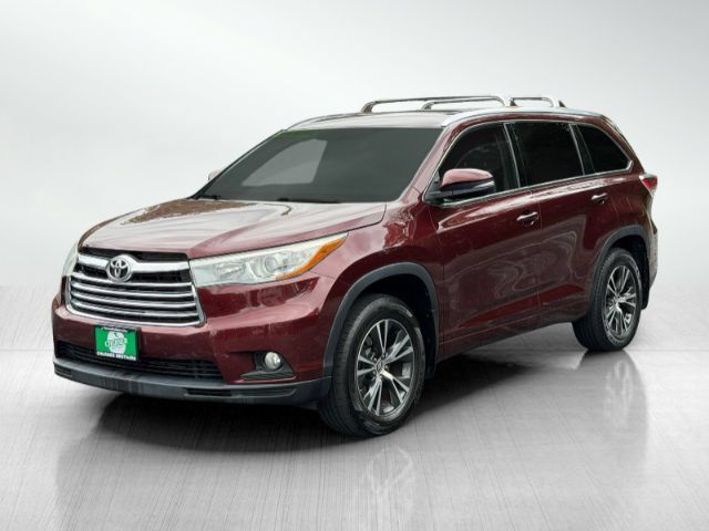 Used 2016 Toyota Highlander XLE AWD/4WD image 4