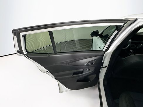 Used 2025 Buick Envista Preferred image 26