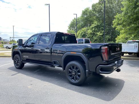 Used 2025 GMC Sierra 2500 AT4 w/ AT4 Premium Plus Package AWD/4WD image 7