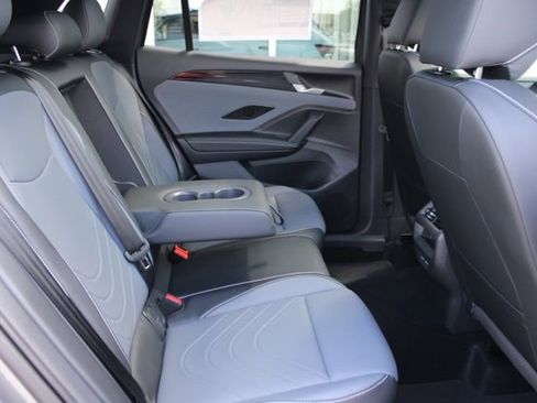 New 2025 Volkswagen Tiguan SE R-Line AWD/4WD image 17