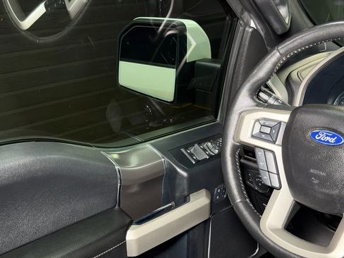 Used 2017 Ford F150 Lariat image 25