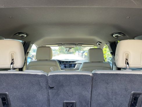 Used 2019 Cadillac XT5 FWD image 28