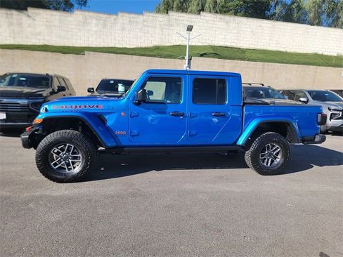 Used 2024 Jeep Gladiator Mojave image 4
