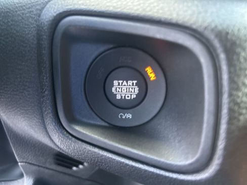 Certified 2024 Jeep Gladiator Sport image 38