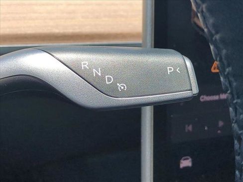 Used 2023 Tesla Model Y Long Range AWD/4WD image 12