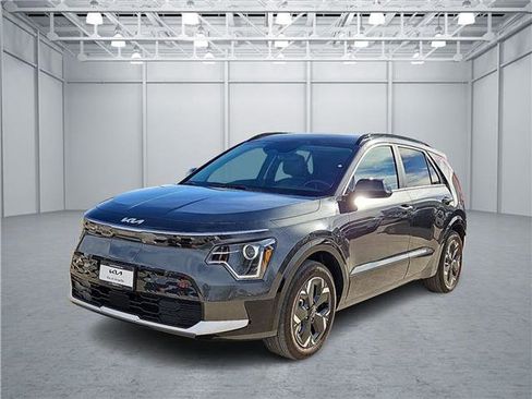 Certified 2025 Kia Niro Wind w/ Wind Preserve Package image 1