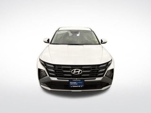 Used 2025 Hyundai Tucson SE image 2