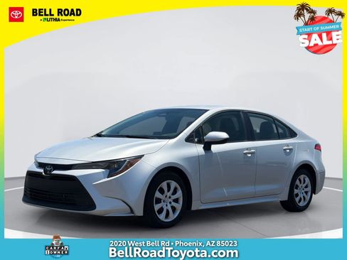 Used 2025 Toyota Corolla LE FWD image 1