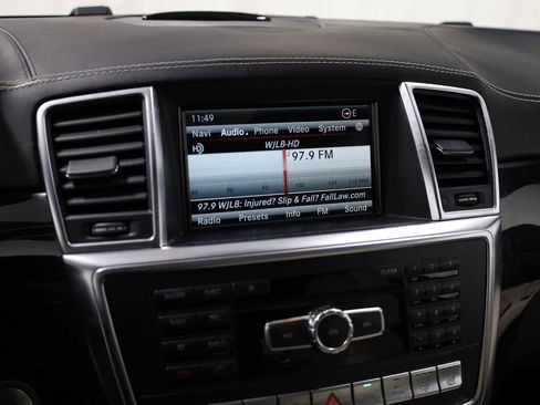 Used 2015 Mercedes-Benz GL 63 AMG 4MATIC image 29