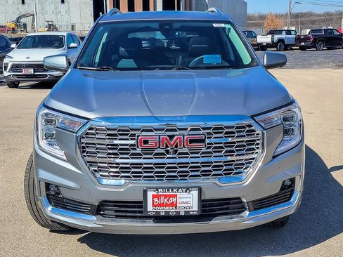 Used 2024 GMC Terrain Denali w/ Denali Premium Package AWD/4WD image 6