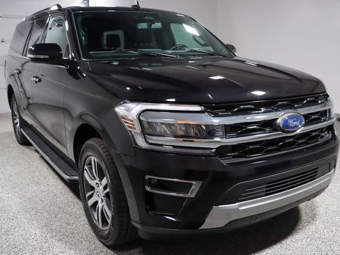 Used 2023 Ford Expedition Max Limited image 5