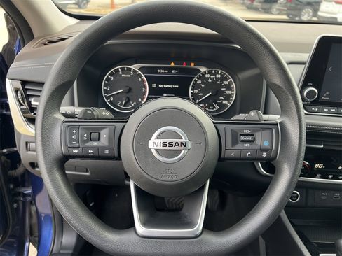 Used 2021 Nissan Rogue SV image 10