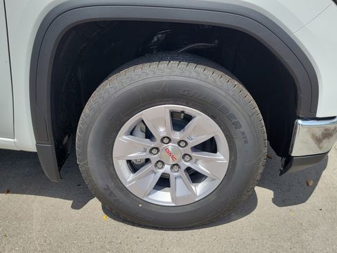 New 2026 GMC Sierra 1500 SLE w/ Preferred Package AWD/4WD image 4