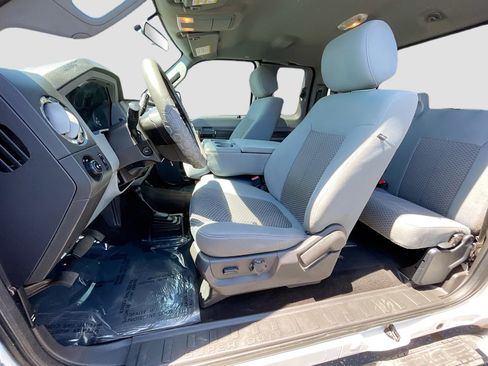Used 2014 Ford F250 XLT w/ XLT Interior Package AWD/4WD image 11