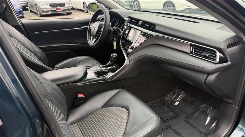 Used 2019 Toyota Camry SE FWD image 7