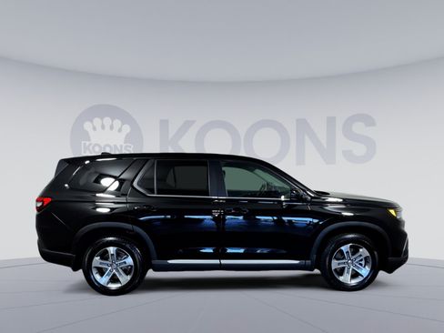 Used 2025 Honda Pilot EX-L image 8