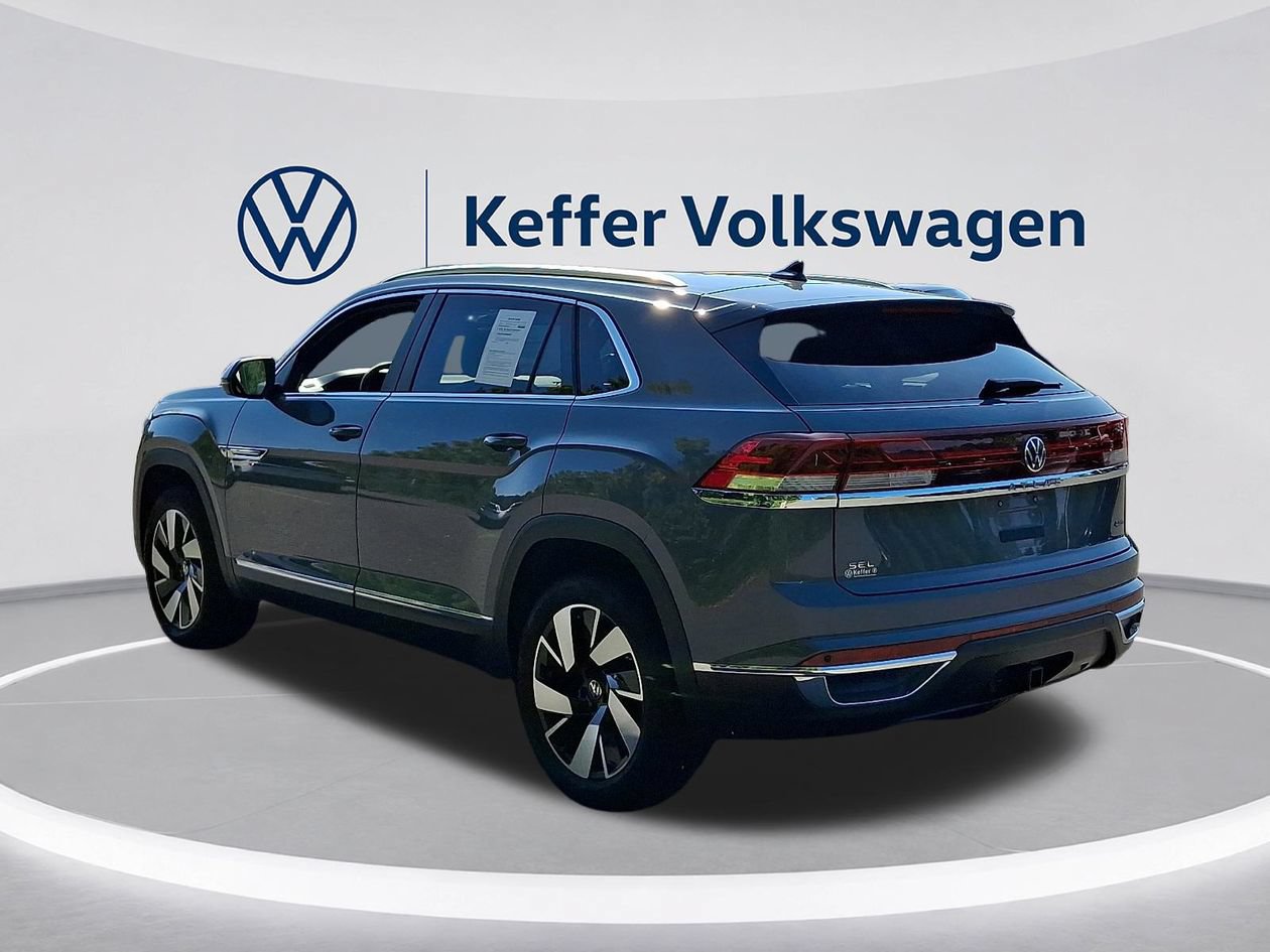 Used 2025 Volkswagen Atlas Cross Sport SEL AWD/4WD image 4