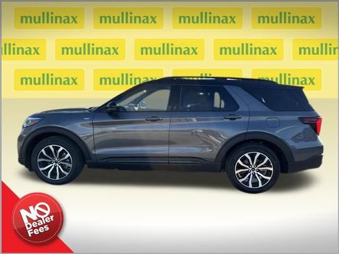 New 2025 Ford Explorer ST-Line w/ Premium Package image 2