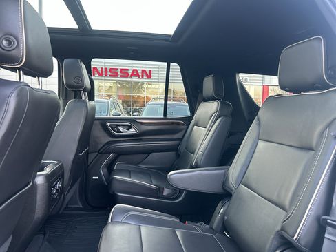 Used 2021 Chevrolet Tahoe Premier w/ Premium Package image 11