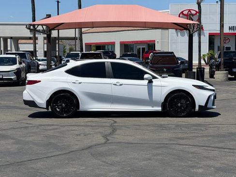 Used 2026 Toyota Camry SE w/ Convenience Package FWD image 4