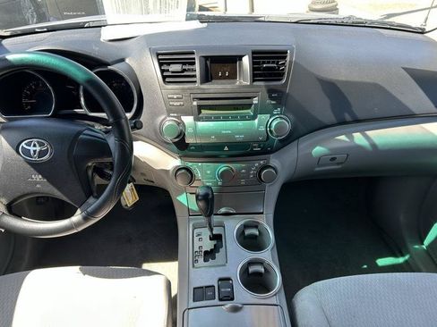 Used 2010 Toyota Highlander 2WD image 13