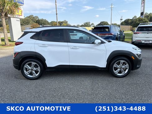 Used 2023 Hyundai Kona SEL w/ Cargo Package AWD/4WD image 6