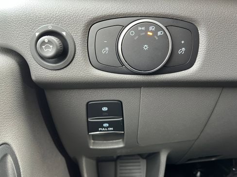 New 2026 Ford Transit 250 148 Medium Roof image 18