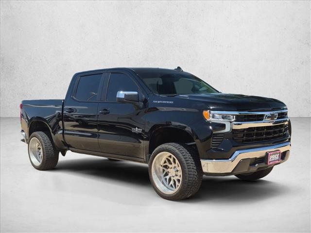 Used 2025 Chevrolet Silverado 1500 LT w/ Texas Edition Plus RWD image 3