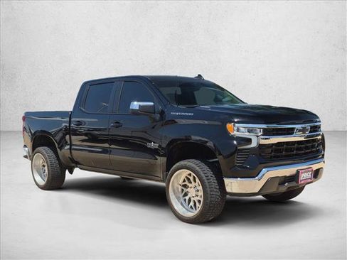 Used 2025 Chevrolet Silverado 1500 LT w/ Texas Edition Plus RWD image 3