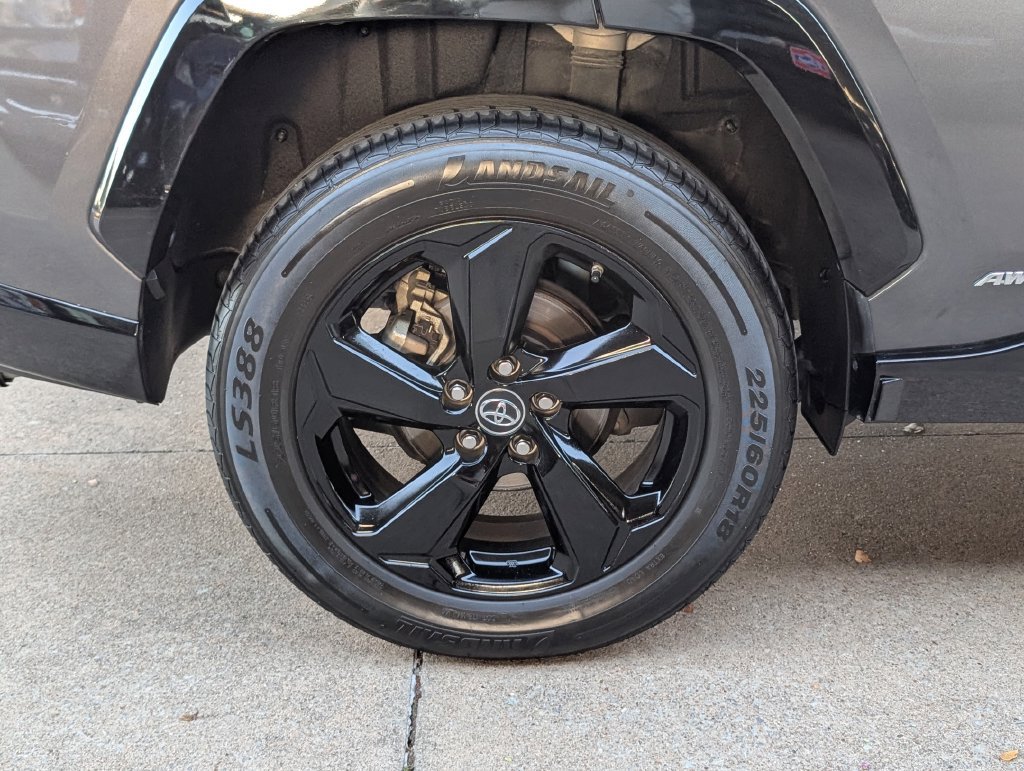 Used 2019 Toyota RAV4 XSE AWD/4WD image 3