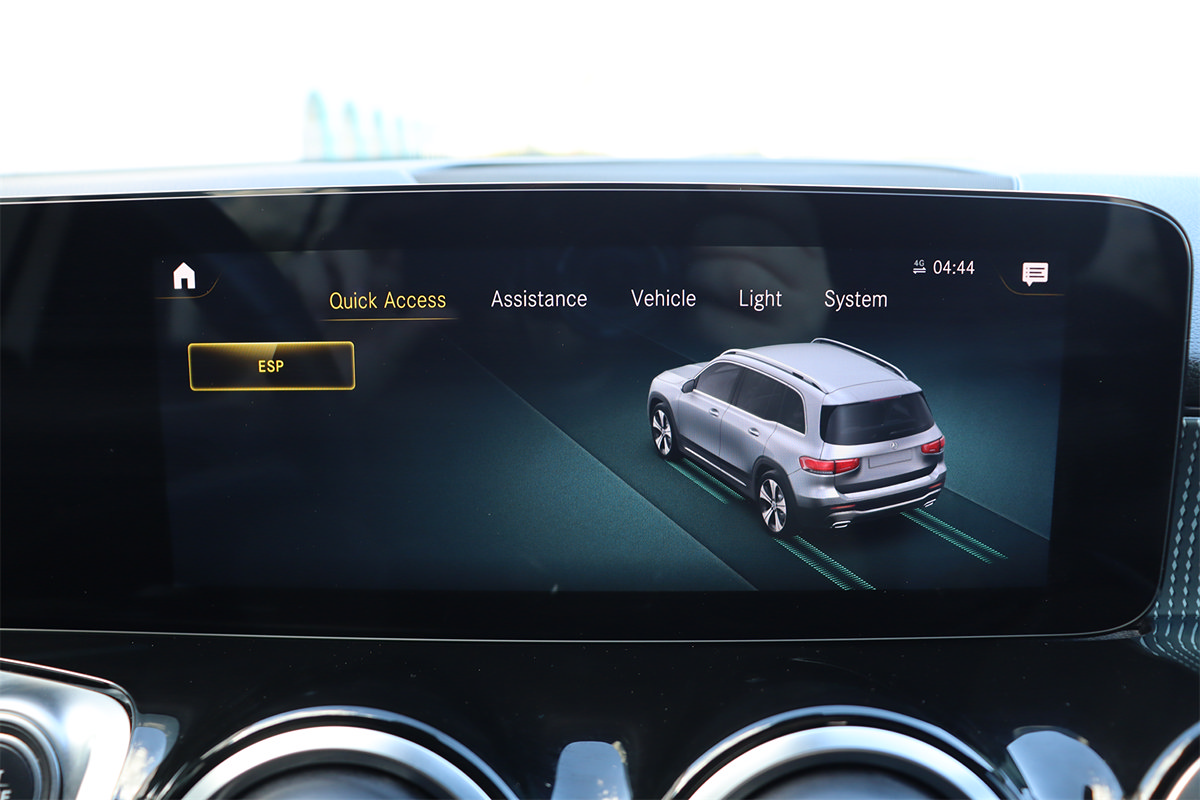 Used 2022 Mercedes-Benz GLB 250 w/ Premium Package Lite image 36
