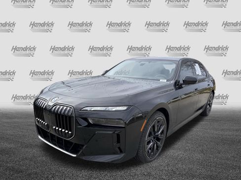 Certified 2025 BMW 760i xDrive w/ Executive Package image 5