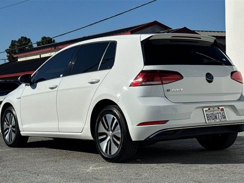 Used 2018 Volkswagen e-Golf SE image 6
