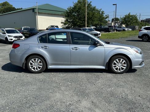 Used 2013 Subaru Legacy 2.5i AWD/4WD image 9