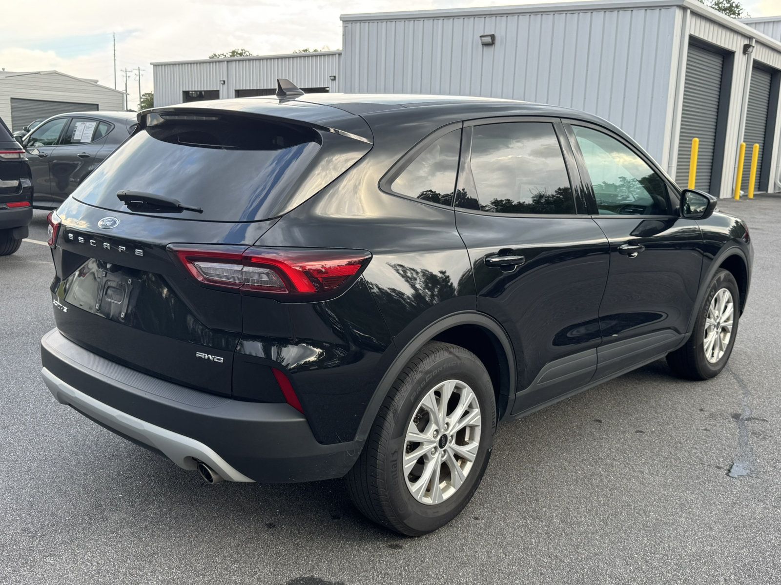 Used 2025 Ford Escape Active AWD/4WD image 5