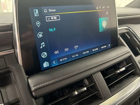 Used 2023 Chevrolet Suburban LT image 13