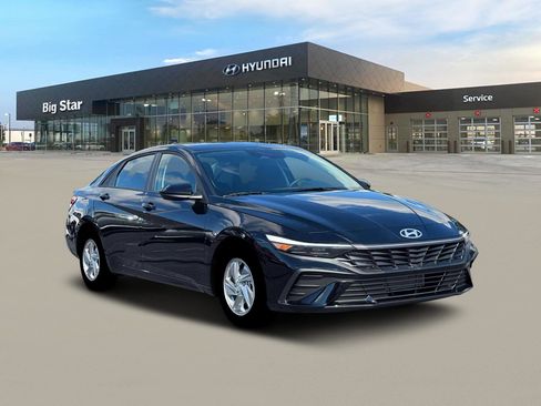 New 2026 Hyundai Elantra SE image 11