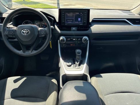 Used 2022 Toyota RAV4 LE AWD/4WD image 9