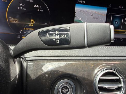 Used 2019 Mercedes-Benz S 560 Sedan image 18