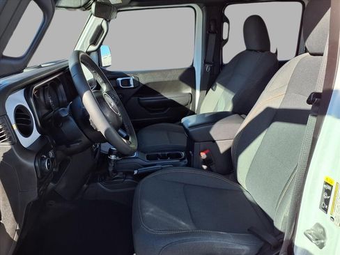 Used 2025 Jeep Wrangler Sport S image 22