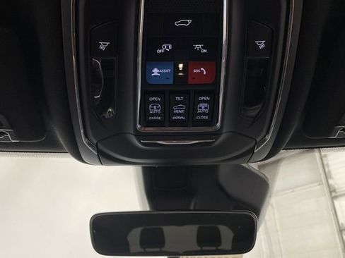 New 2025 Jeep Grand Cherokee L Limited w/ Trailer Tow Package image 28