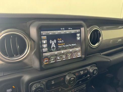 Used 2021 Jeep Wrangler Unlimited Sahara AWD/4WD image 20