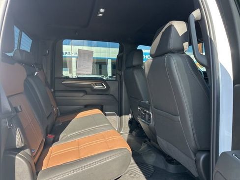 Used 2025 Chevrolet Silverado 2500 High Country w/ Technology Package image 31